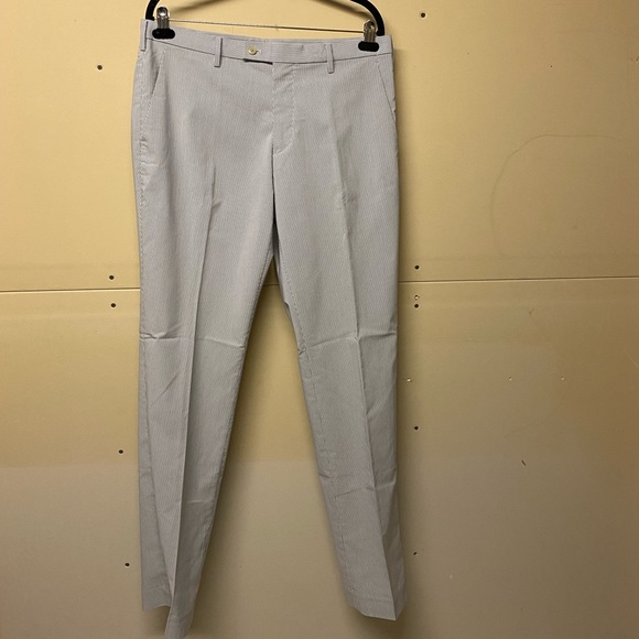 2/$75💥- PANTS | Men’s Uniqlo pin striped pants size 34x34 - Picture 2 of 4